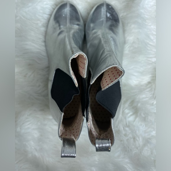 B.A.I.T silver metallic booties size 6.5 - Picture 3 of 15